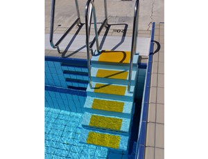 mobile-aquatic-stairs-small